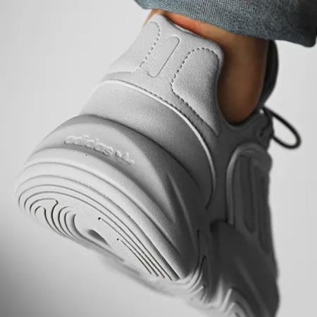 Pantofi Sport Barbati ADIDAS Ozelia 528624 H04252 imagine 15